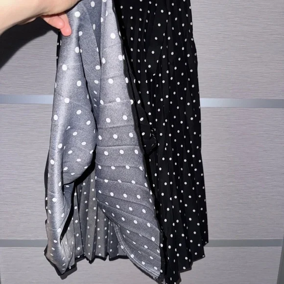 Stradivarius Polka Dot Pleated Skirt in Size S - Picture 2 of 8